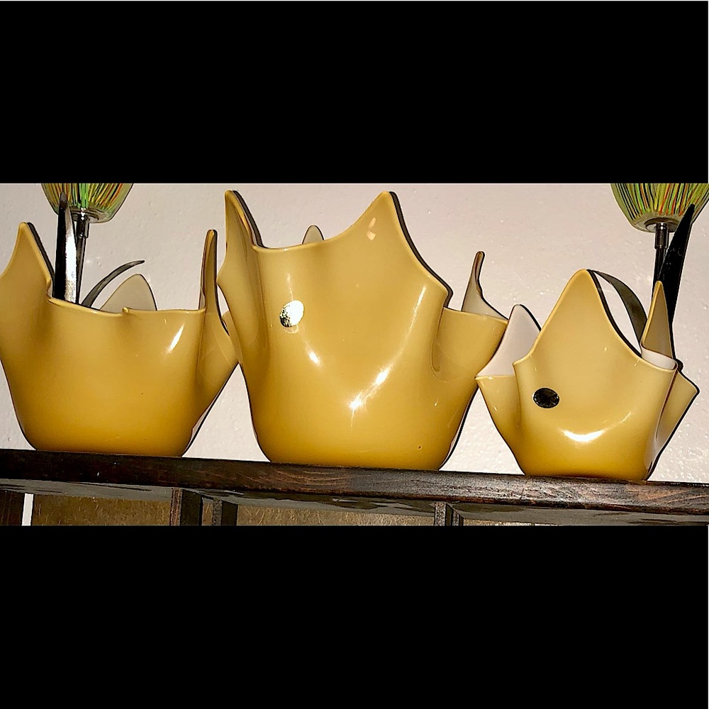Set of 3 vintage enesco hankerchief vases,